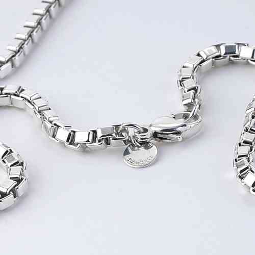 Tiffany and co Venetian link bracelet, Women's Fashion, Jewelry &  Organizers, Bracelets on Carousell