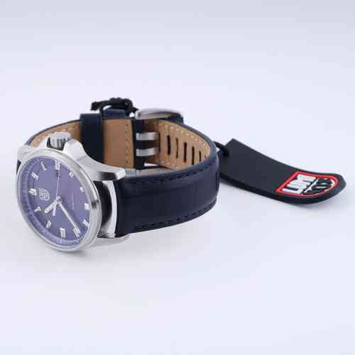 Dress Field 1830 Series Silver a.1839 - Luminox Land