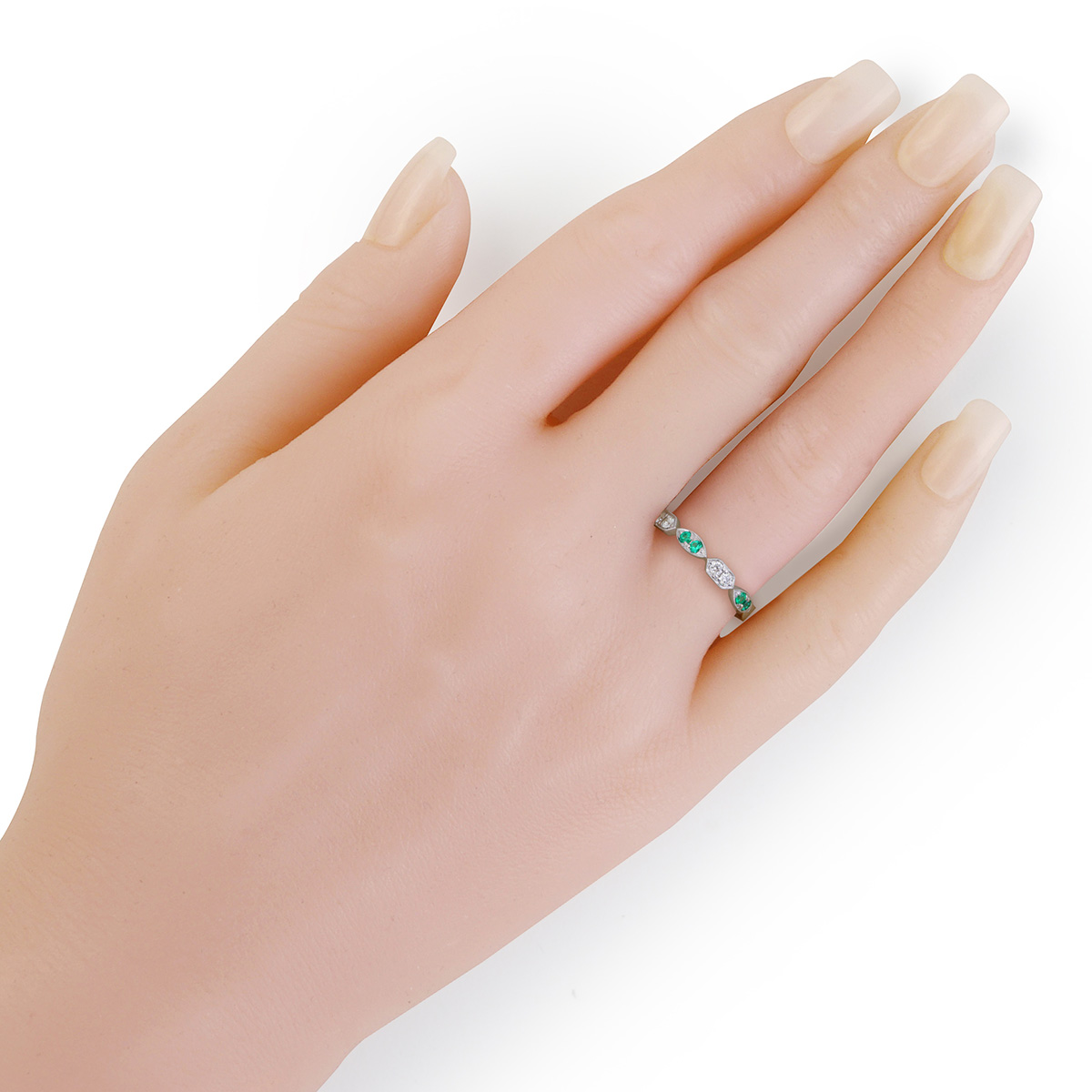 CTTW Alternating Emerald And Diamond Swing Band In White Gold