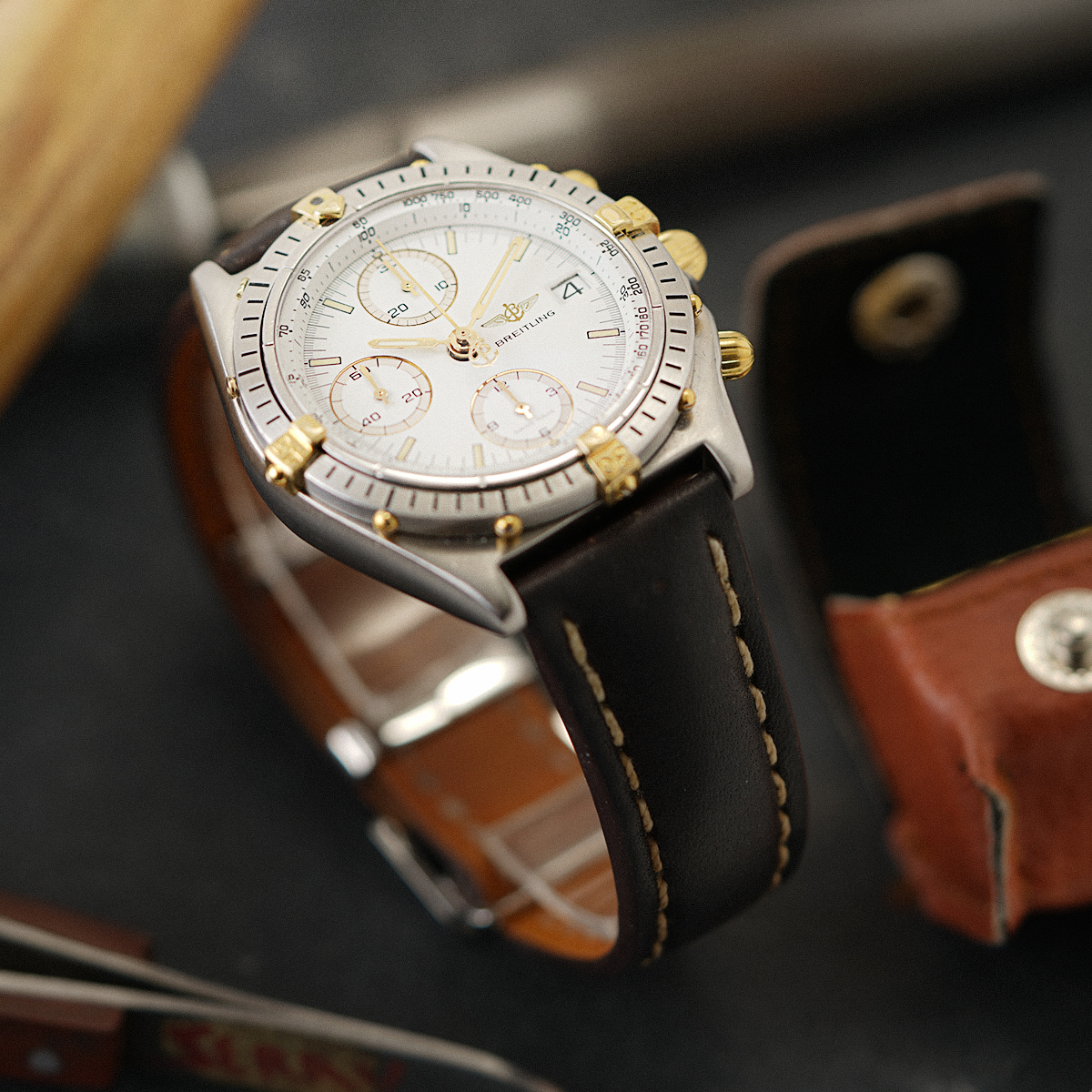 Breitling chronomat white outlet dial