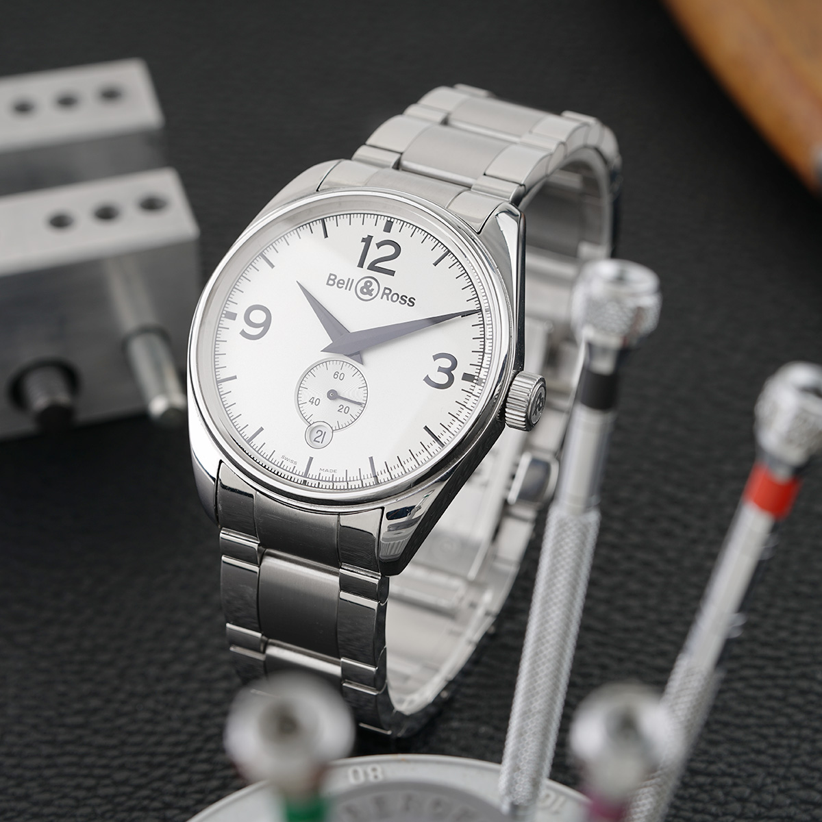 Bell & Ross Officer 39mm | New York Jewelers Chicago