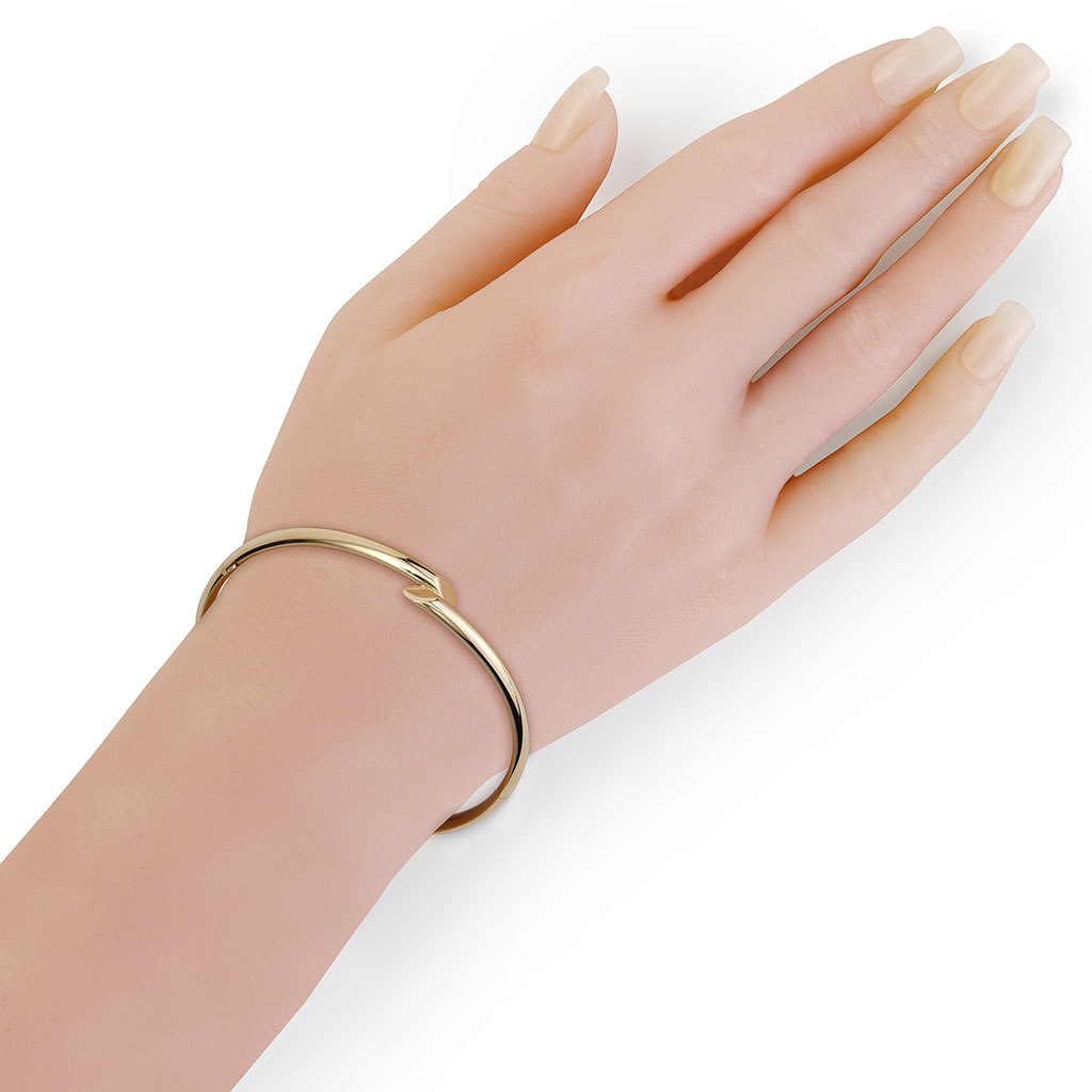 Plain Crossover Bangle Bracelet in Yellow Gold | New York Jewelers 