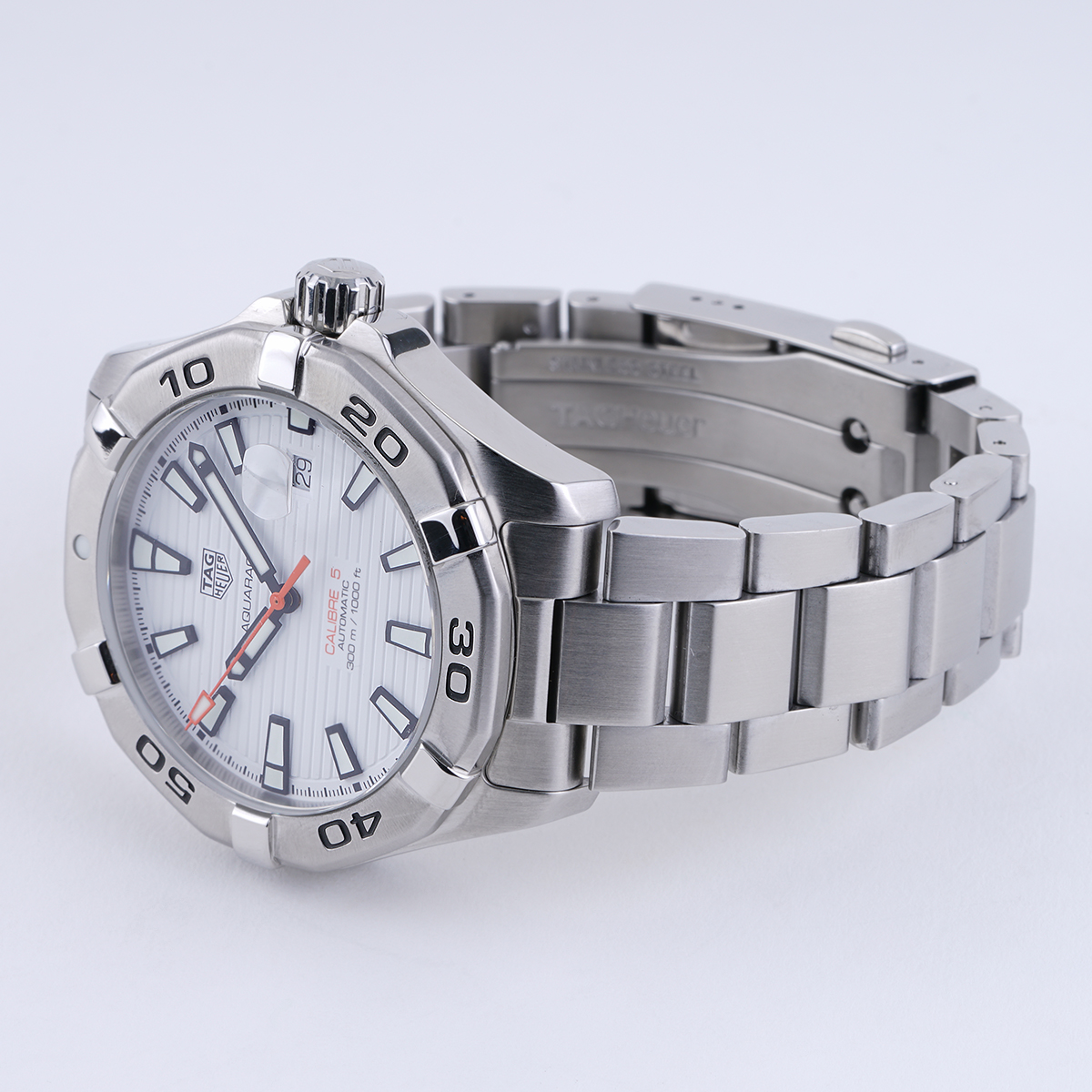 Tag heuer aquaracer hot sale automatic white face