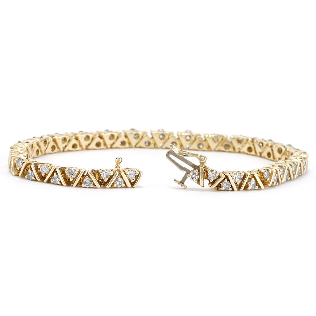 4.00 CTTW Triangle Pattern Diamond Bracelet in Yellow Gold
