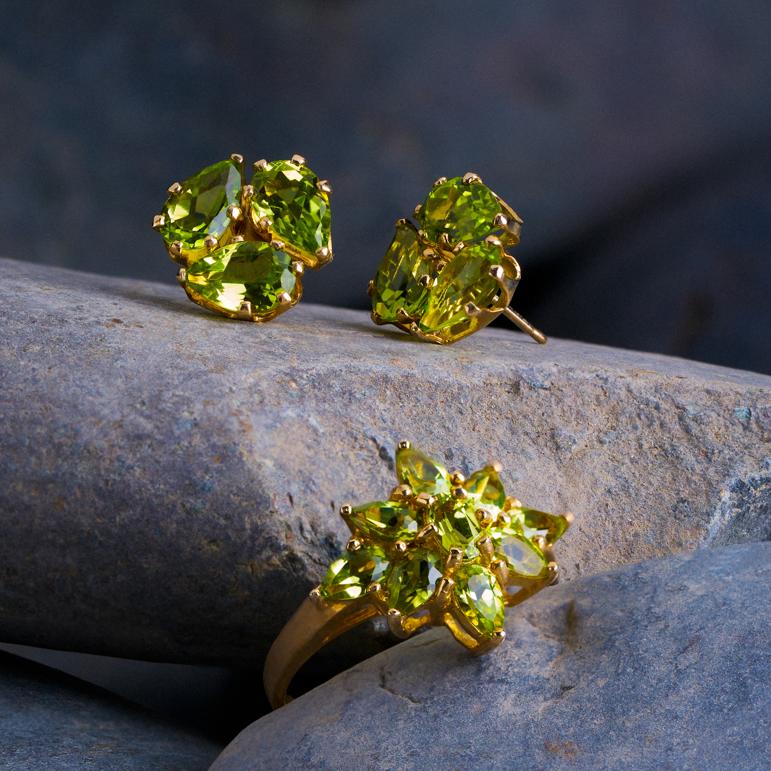 9ct Gold Peridot Heart Stud Earrings in Green | Prouds