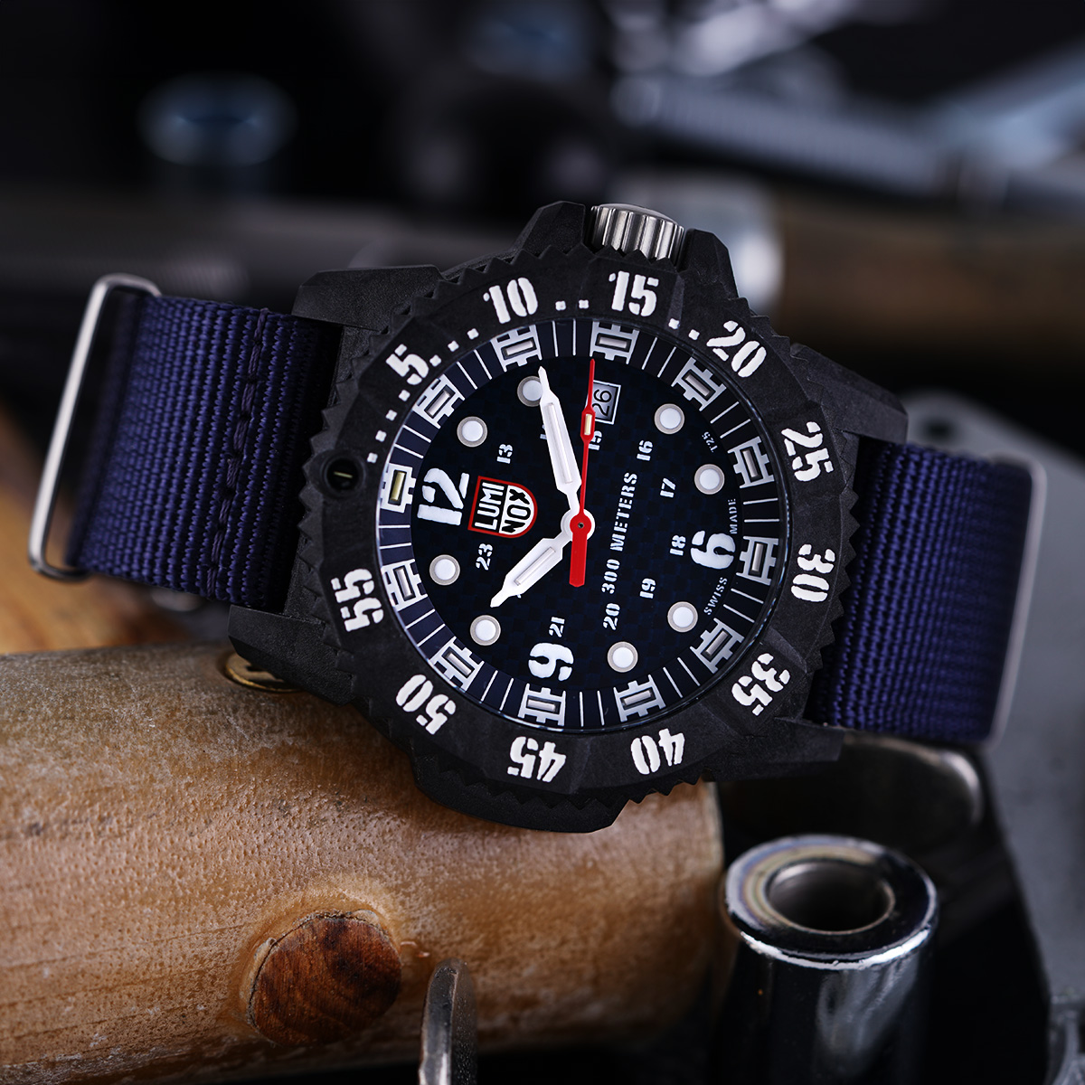 Luminox master 2024 carbon seal 3803