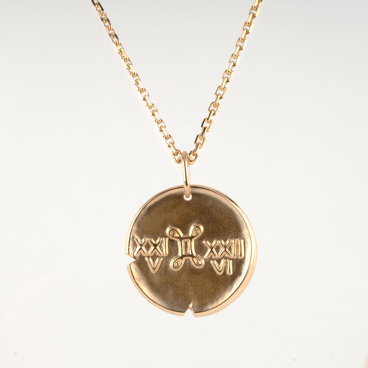 Van Cleef and Arpels Zodiaque Gemini Pendant in Yellow Gold | New