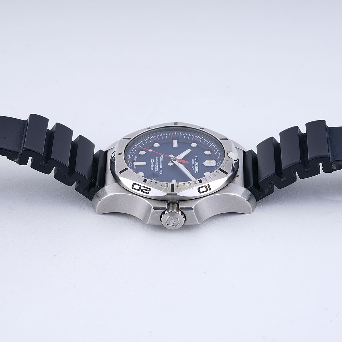 VICTORINOX　I.N.O.X.　PROFESSIONAL DIVER　J Victorinox Swiss Army I.n.o.x. Professional Diver - Watches